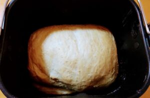 オートミールとベーコンのうずまき食パン