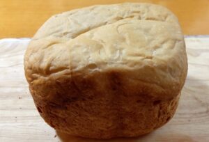 米粉のいちごマーブル食パン